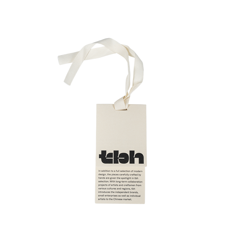 Dubbellagers vit kartong hängetiketter för plaggförpackning